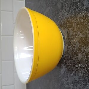 Vintage 1.5 Qt. Pyrex Yellow and White Mixing Bowl